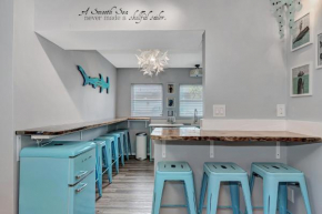 Shark Unit, Pool Jacuzzi Steps to Siesta Key Beach